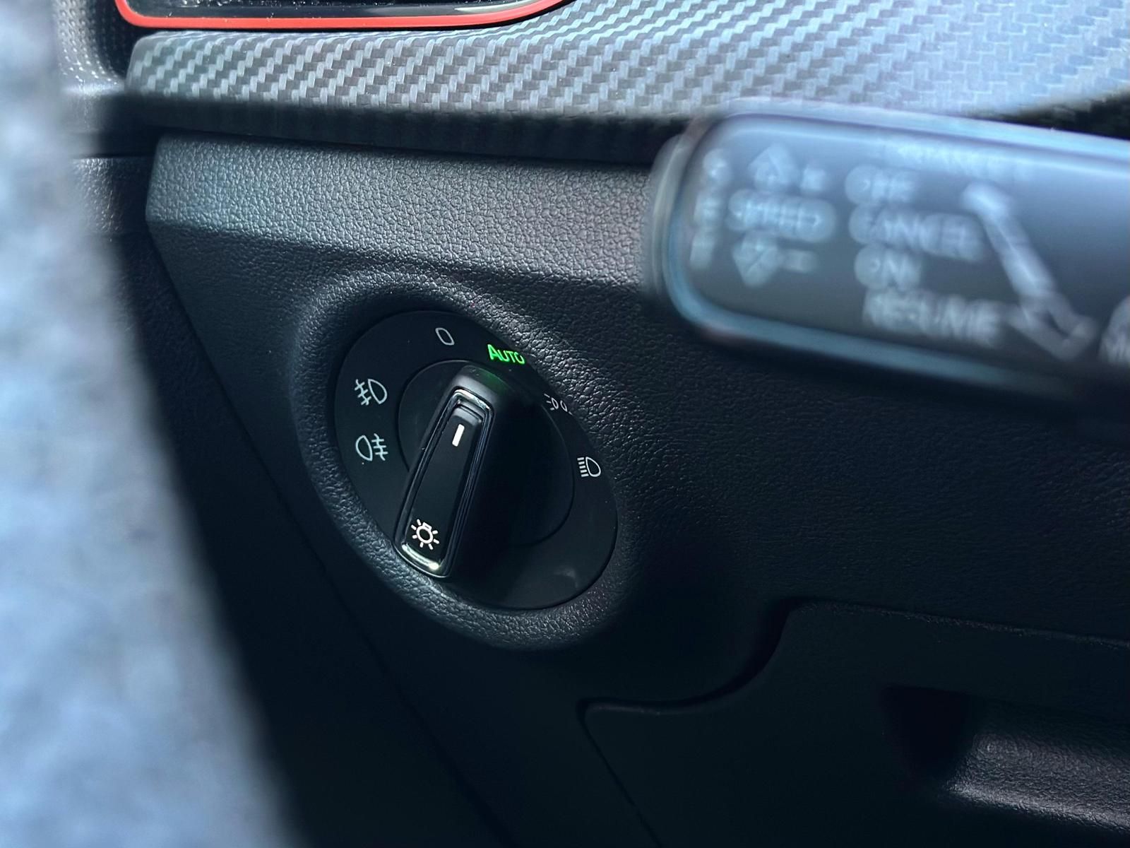 SKODA Scala 1.0TSI MONTE CARLO MATRIX#ACC#SPUR#AHK#SHZ - Image 19