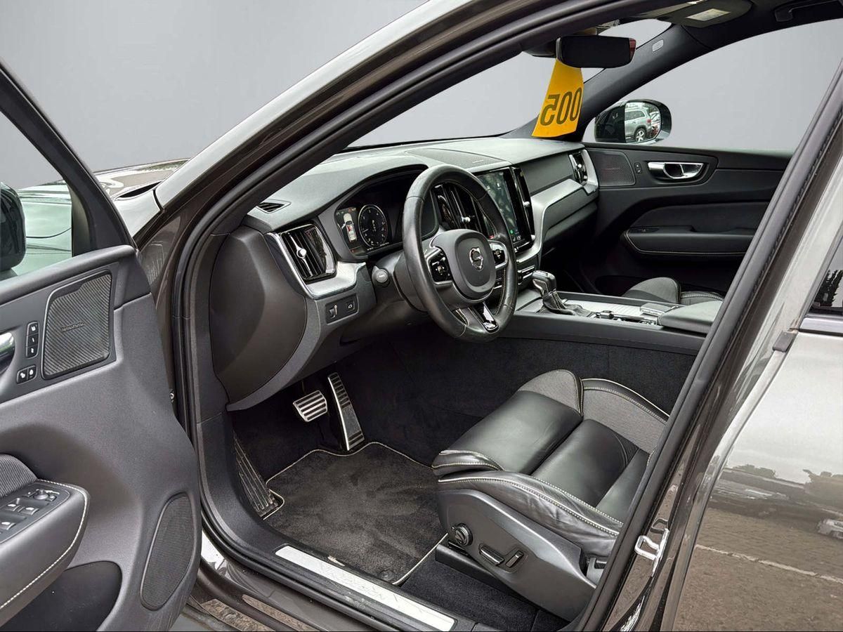 Volvo XC60 R Design 2WD 2.0 Diesel KAT Android Auto Me foto 2