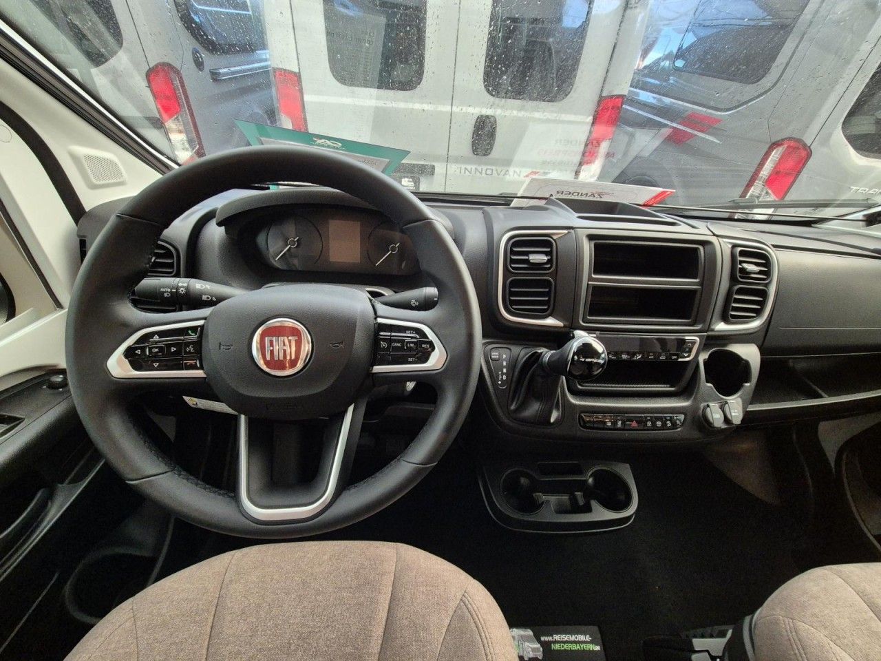 Fahrzeugabbildung Laika ECOVIP L 4009 DS Heavy Klima Radträger Face2Face