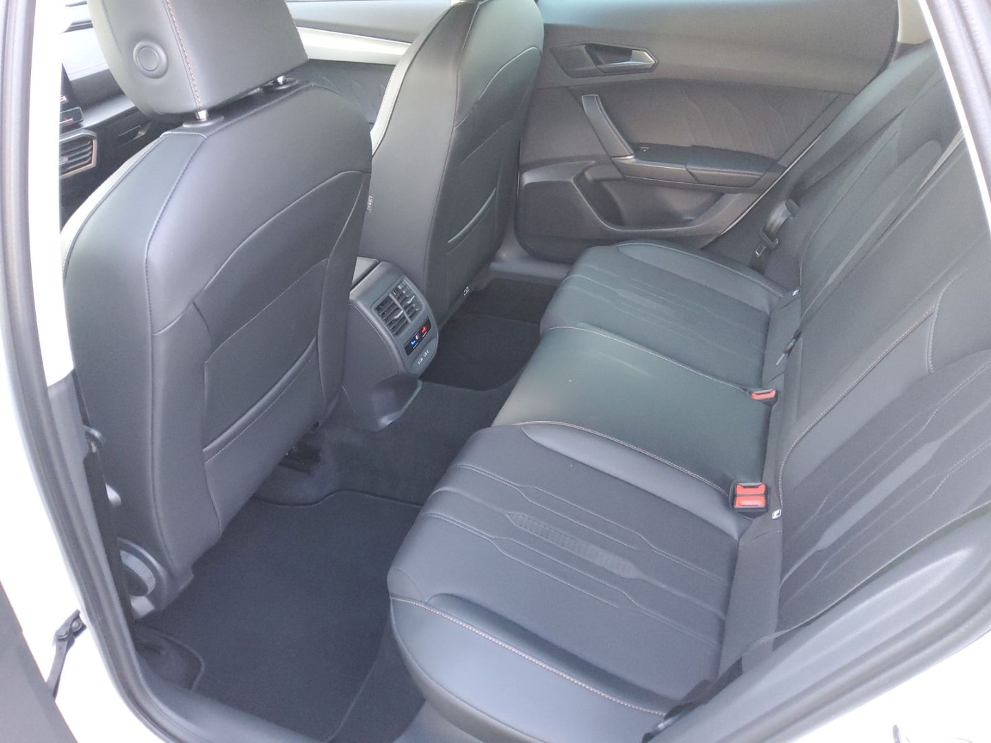 Fahrzeugabbildung CUPRA Formentor LED SHZ ACC PDC 360Grad Navi Keyless C