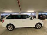 Skoda Fabia Combi Style+Navi+PDC+8 fach Bereifung+LM - Skoda Fabia mit Diesel-Antrieb: Navigationssystem