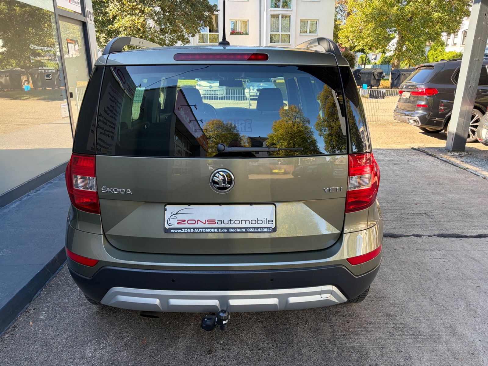 Fahrzeugabbildung SKODA Yeti Adventure+AHK+Navi+SHZ+Allw.LM+BT+PDC