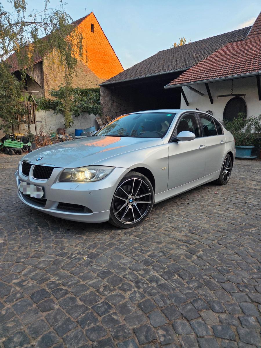 BMW 320