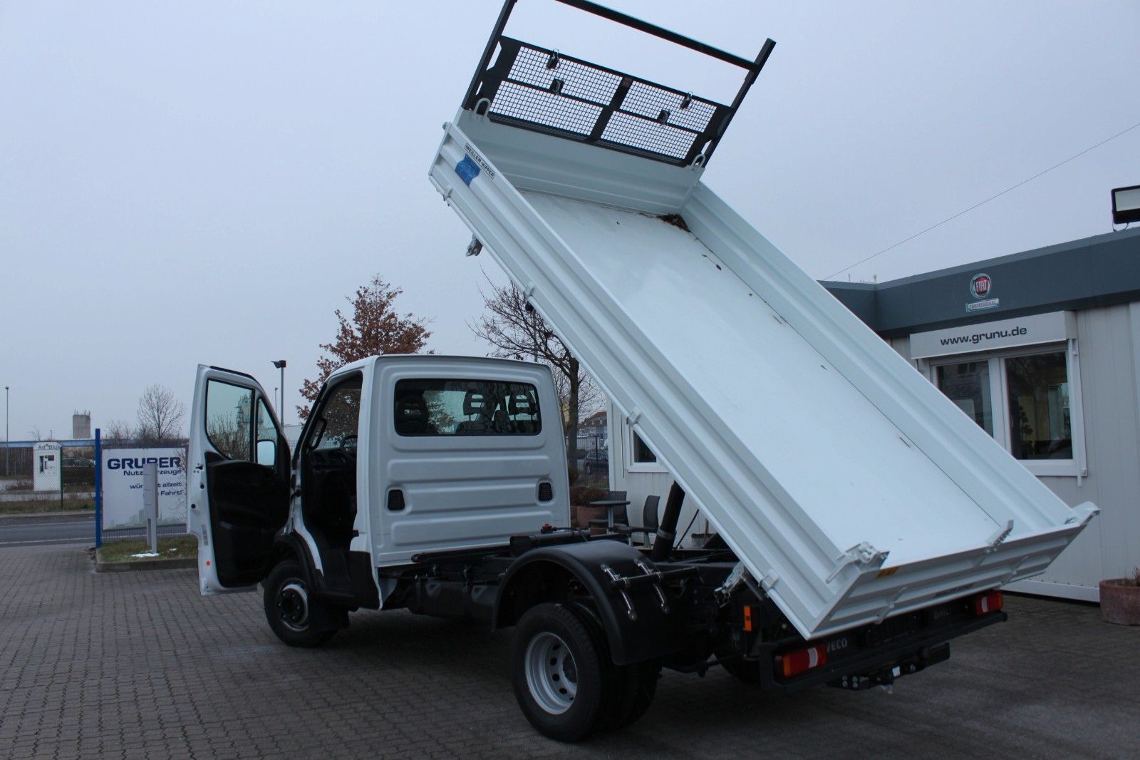 Fahrzeugabbildung Iveco Daily 60C16H3.0 E Dreiseitenkipper