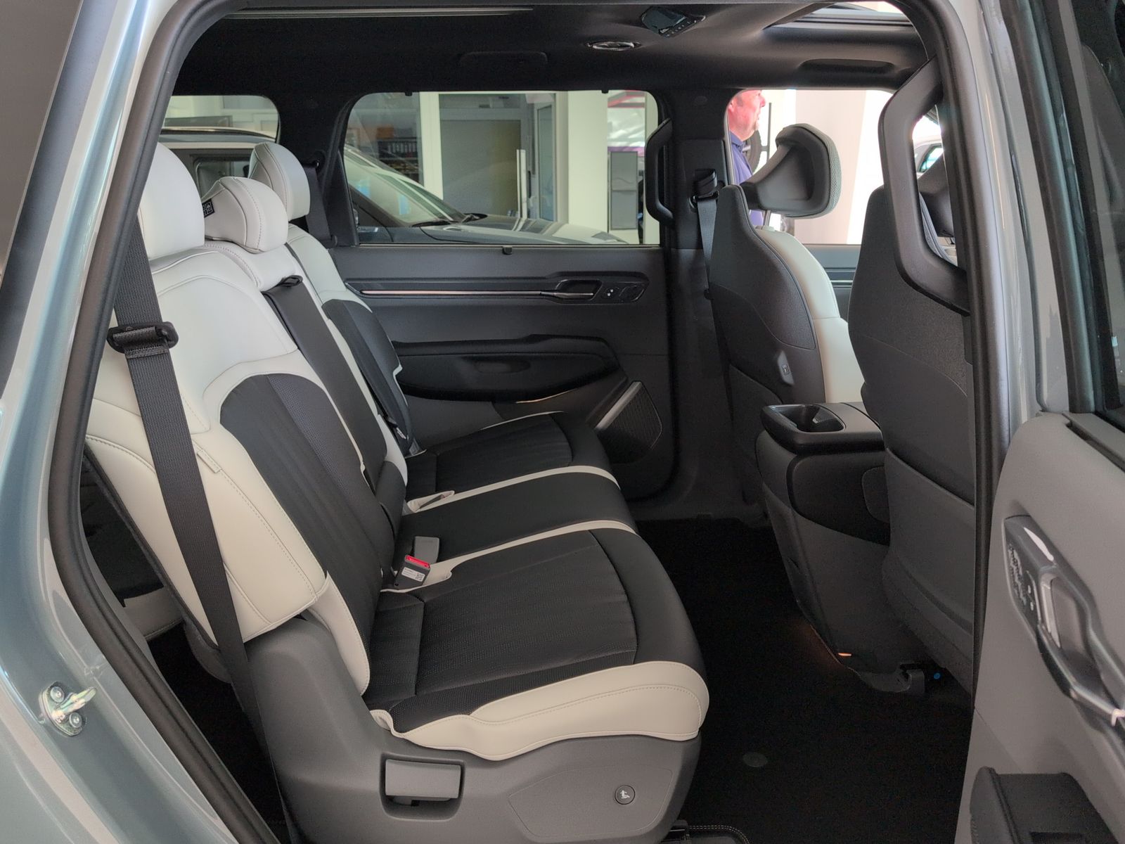 KIA EV9 AWD GT-Line 99,8-kWh Glasdach – Bild 12