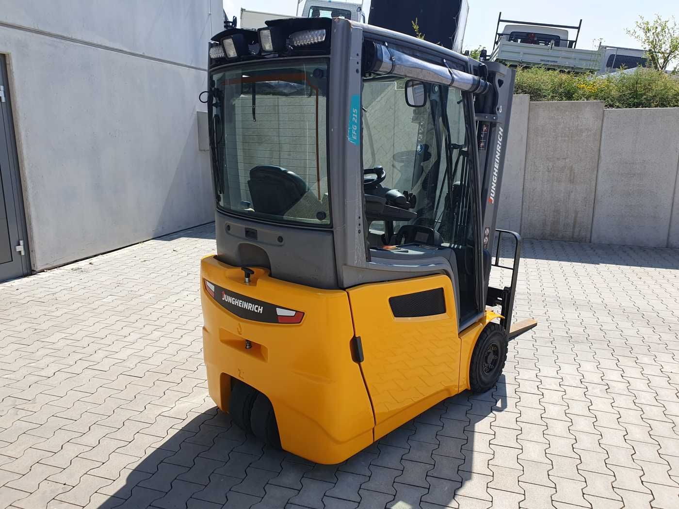 Fahrzeugabbildung Jungheinrich EFG 215 / Triplex: 4.25m! / nur 3.439h! / 2022