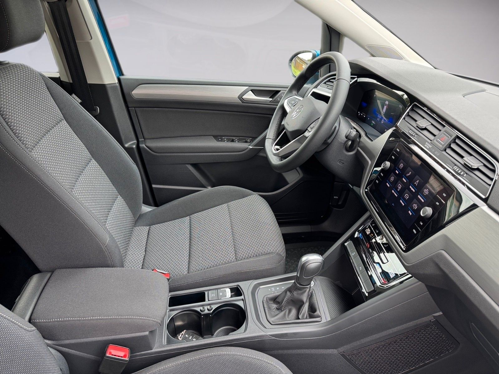 Fahrzeugabbildung Volkswagen Touran 1.5TSI Comfortline R-Line BMT/Start-Stopp