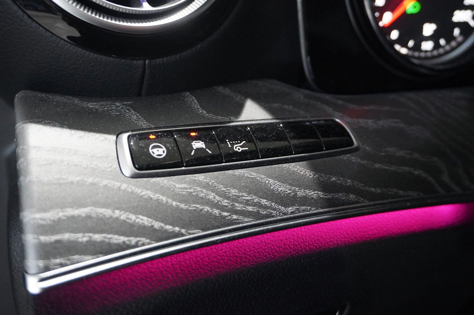 Fahrzeugabbildung Mercedes-Benz CLS 450 4MATIC 9G-TRONIC NAVI/360°/LED/HUD/AHK