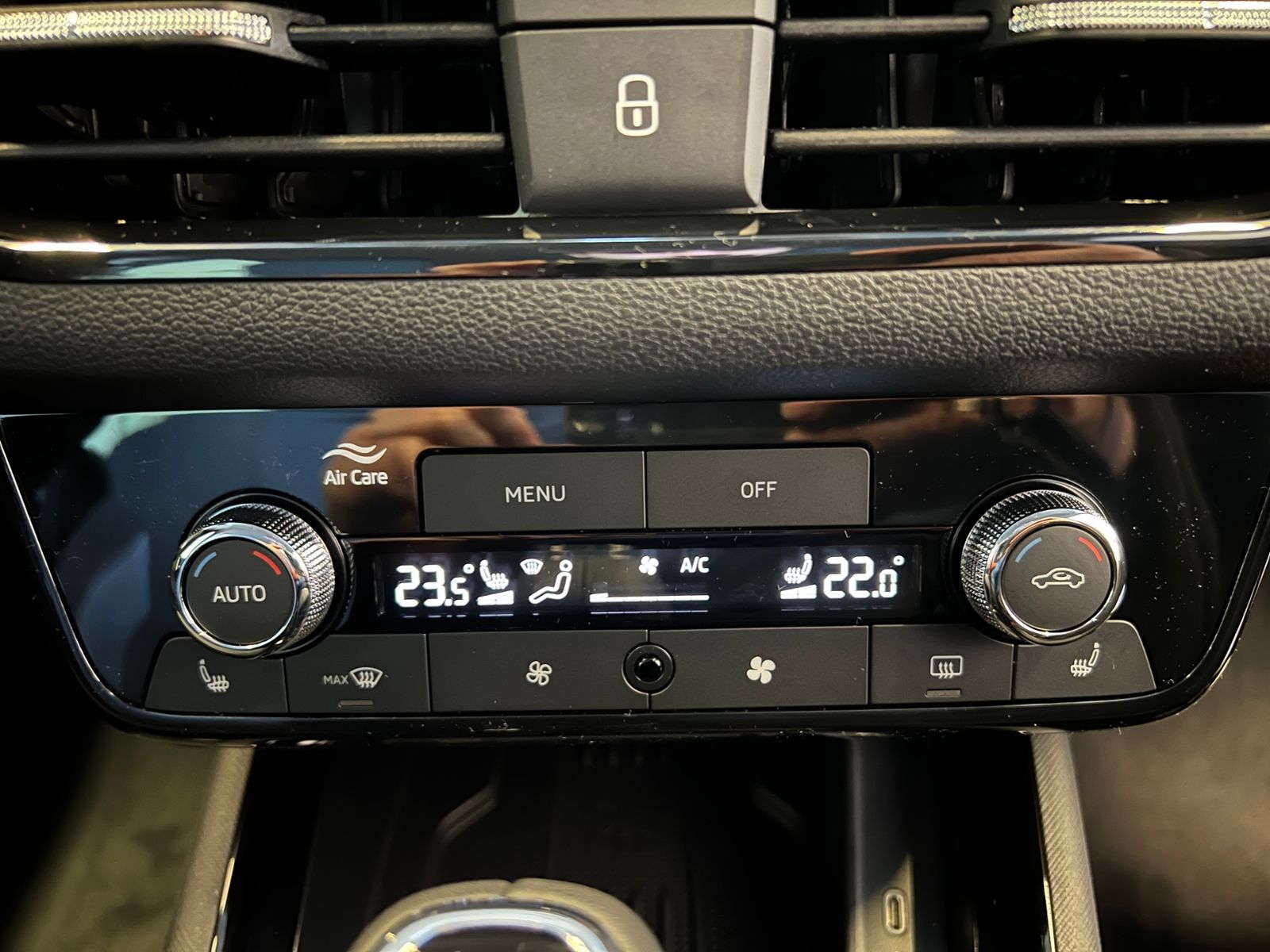 Fahrzeugabbildung SKODA Kamiq Tour 1.0 TSI DSG *AHK, Matrix-LED, Kamera*