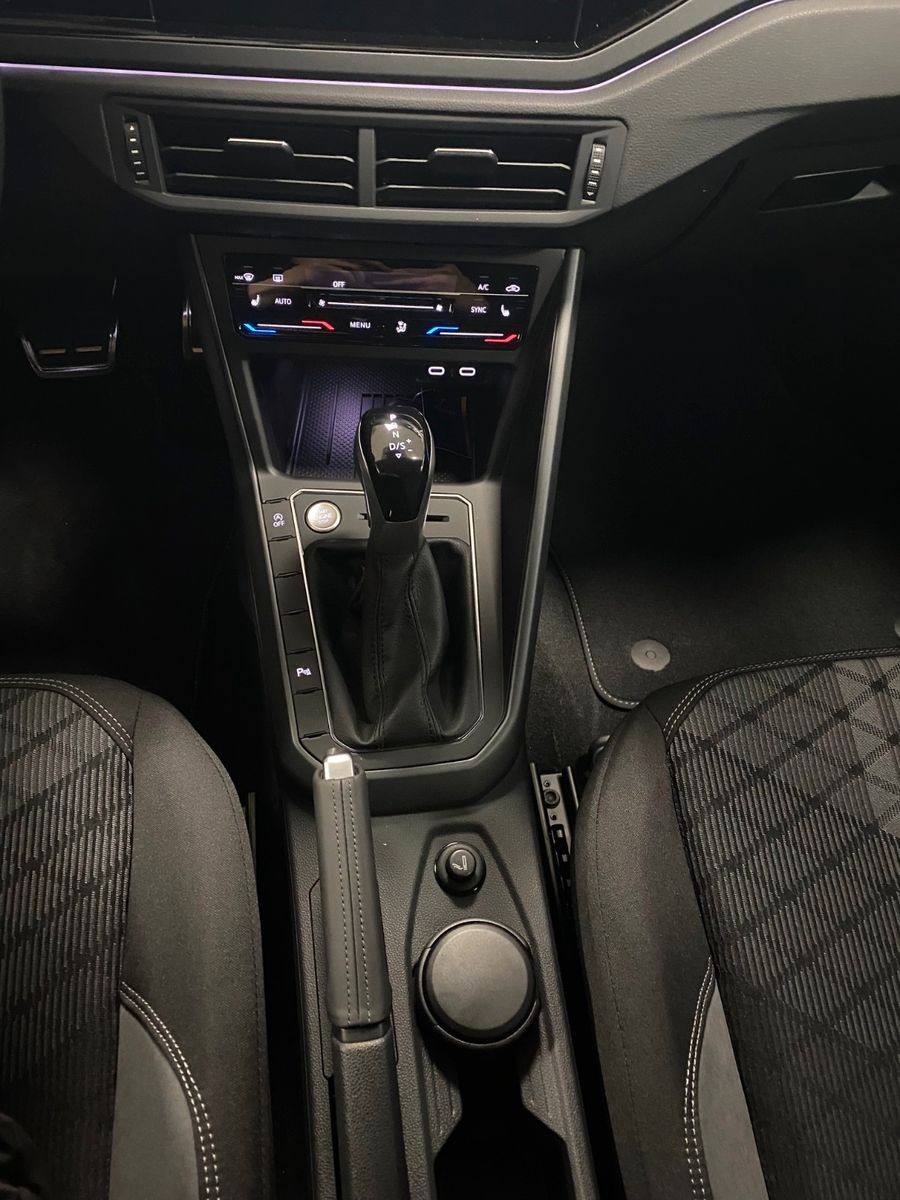 Fahrzeugabbildung Volkswagen Taigo 1.5 TSI DSG R-LINE+Black Style+ACC+Matrix+