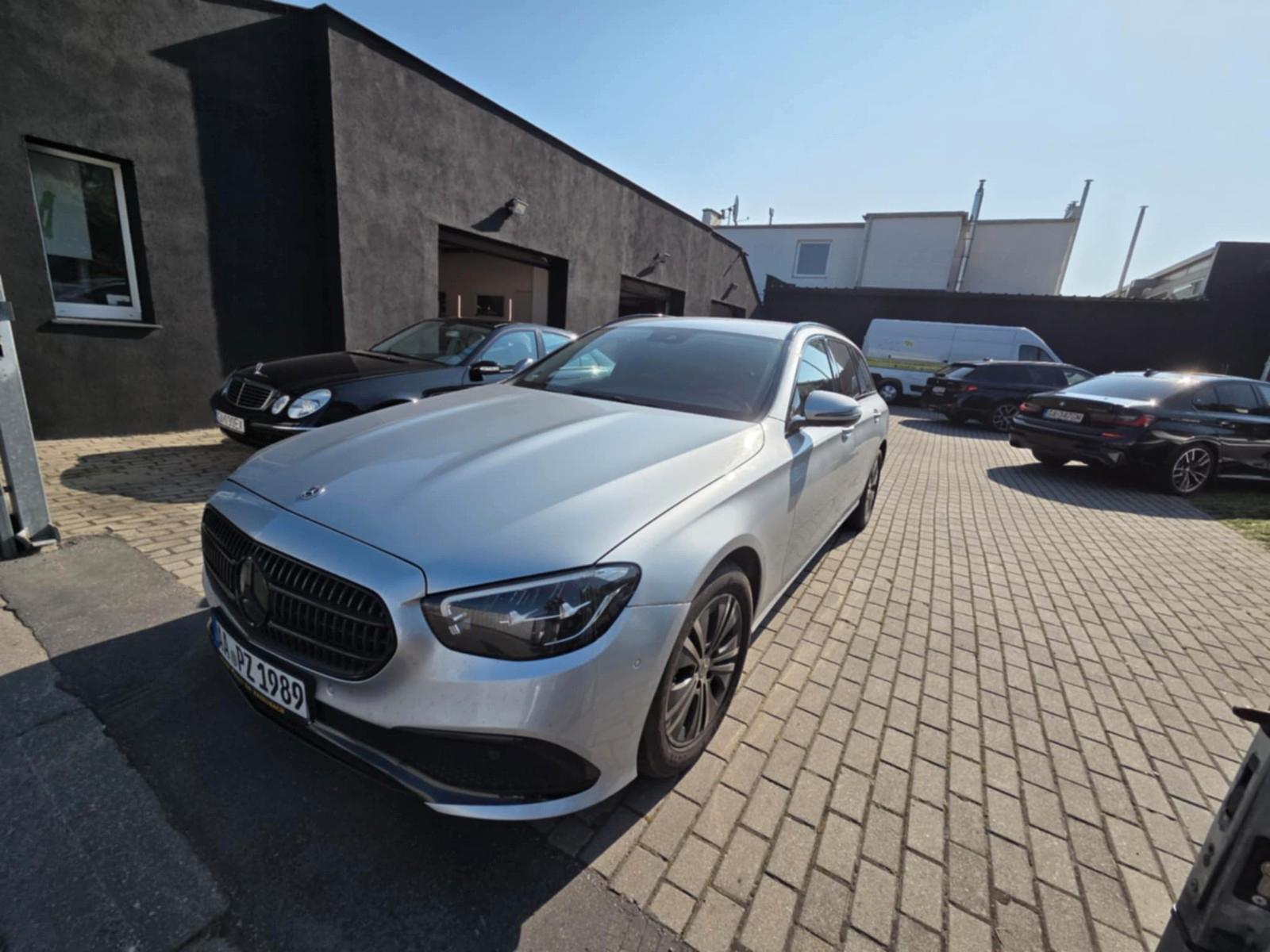 Mercedes-Benz E 220 d Autom.  2 Hand 