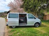 Volkswagen T5 Caravelle - graue Volkswagen T5 Caravelle
