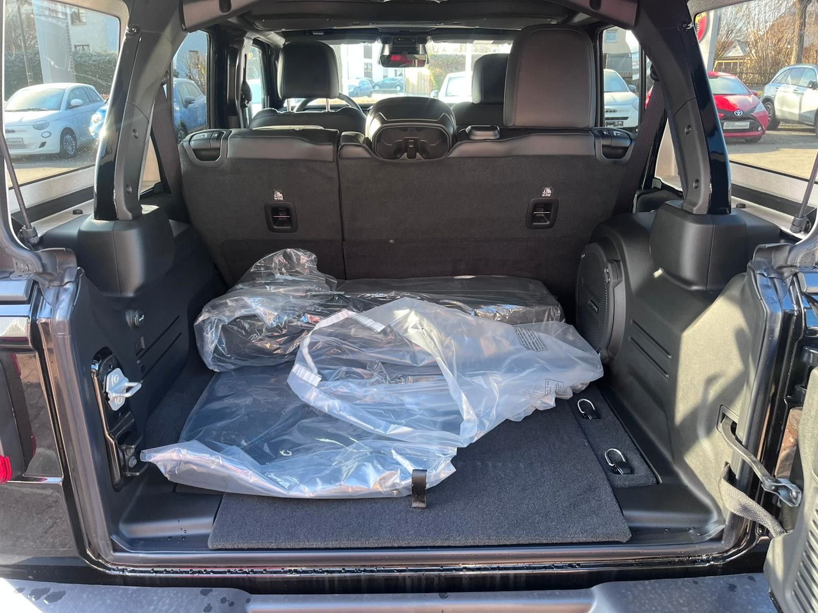 Fahrzeugabbildung Jeep Wrangler Facelift Unlimited Rubicon Benziner