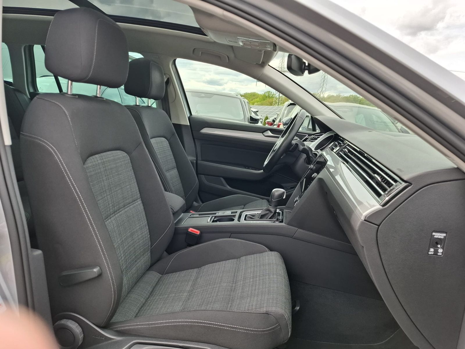 Fahrzeugabbildung Volkswagen Passat 2.0 TDI Business DSG PANO*AHK*ACC*KAMERA