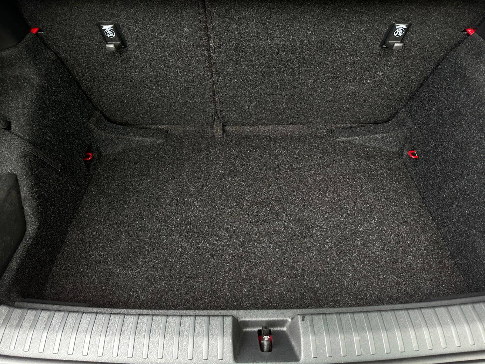 Skoda 110PS Ambition Climatronic Tempomat PDC/H LM16"