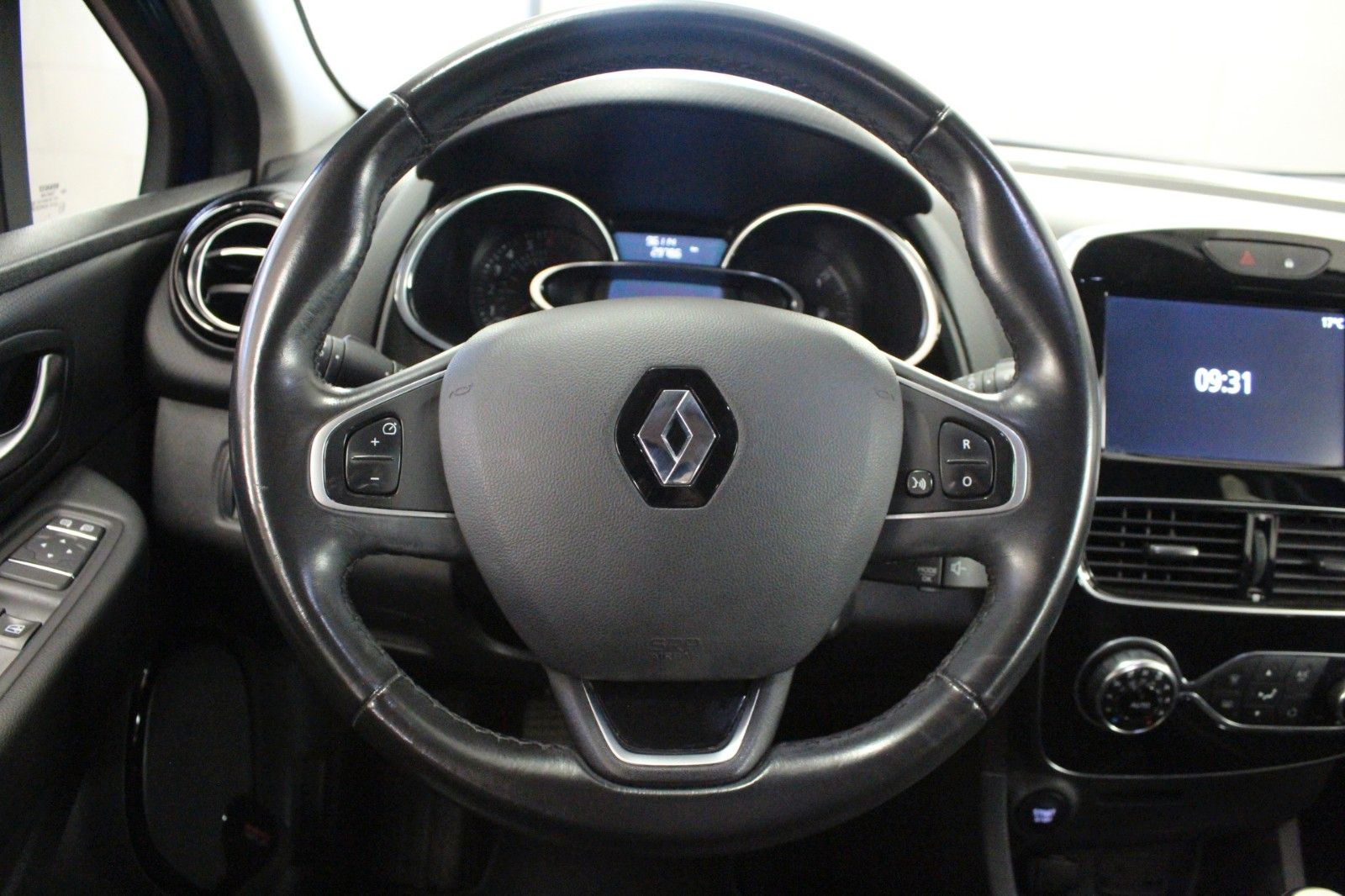 Fahrzeugabbildung Renault Clio TCe 90 Intens*Navi*Klima*PDC*