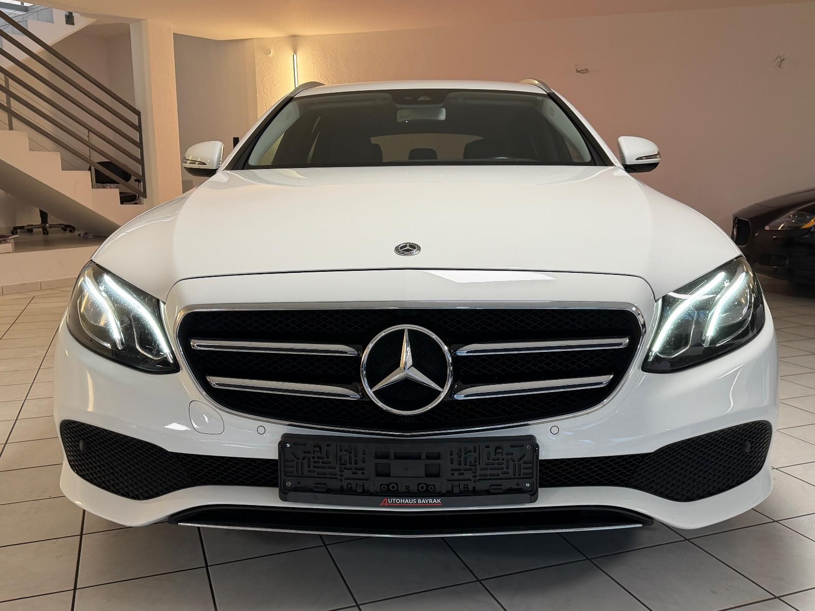 Mercedes-Benz E220d T,Navi,Led,AHK,Ambiente,Tüv-Neu,2-Hand,8x-