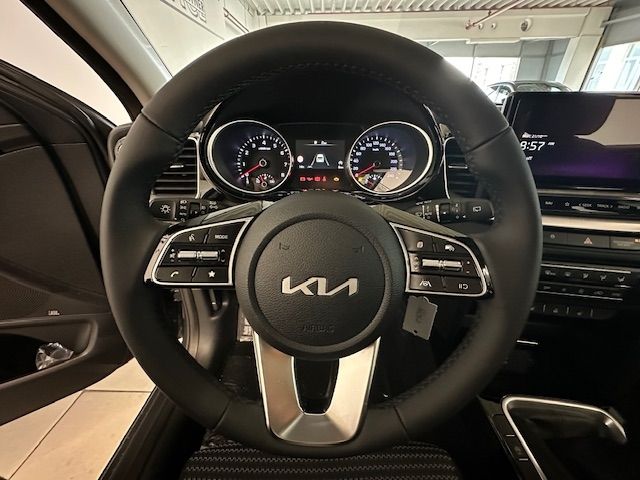 Fahrzeugabbildung Kia Ceed_sw Spirit T-GDI LaneASS Navi SHZ LED Kamera