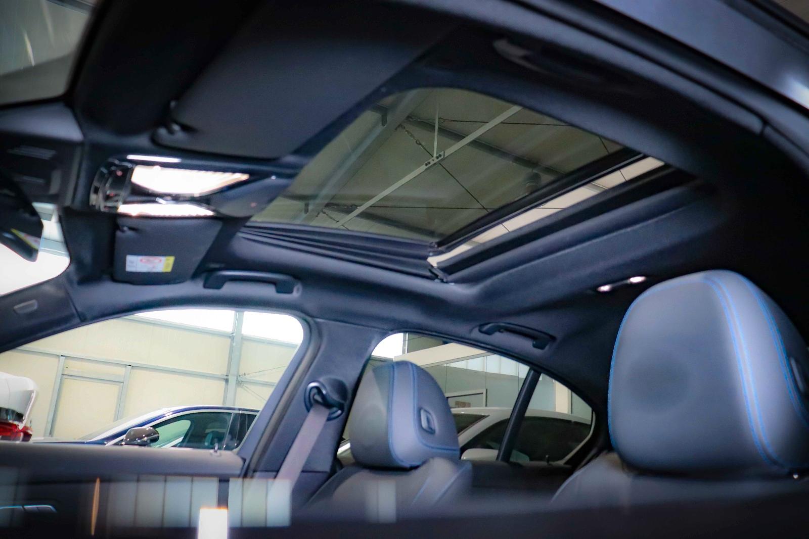 BMW M340d xDrive Limo H&K*PANO*KAMERA*STDHZ*KEYLESS