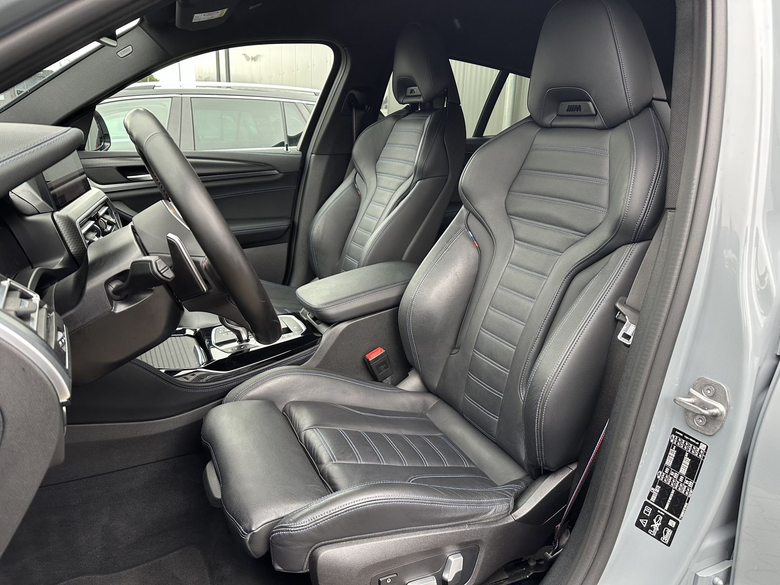 Fahrzeugabbildung BMW X4 M40d NAV+LASER+AHK+HEAD-UP+H&K+21ZOLL+360°+AC