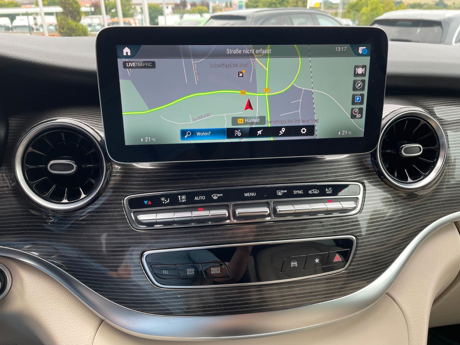 Fahrzeugabbildung Mercedes-Benz V 300 d AVA ED 4MATIC Sitzklima Burmester 6Sitze