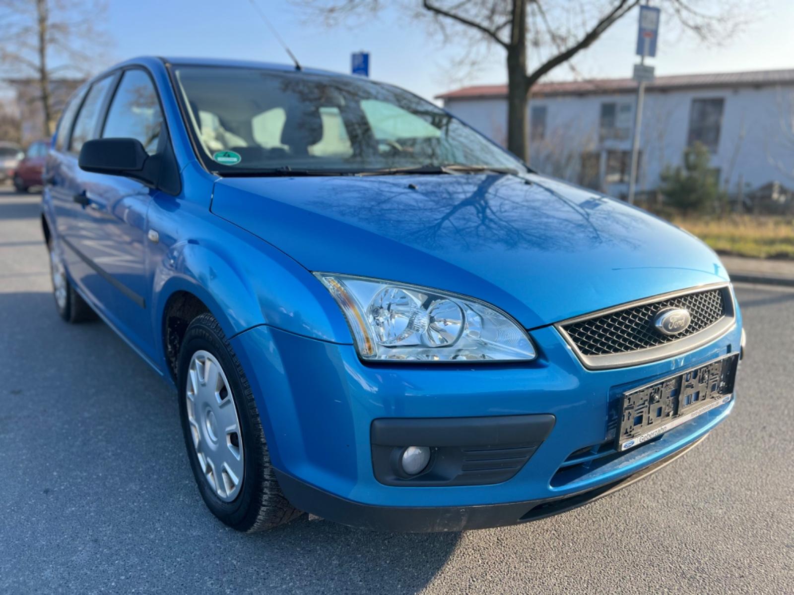 Ford Focus Turnier Trend*TÜV neu*8-fach bereift*1.Hd*