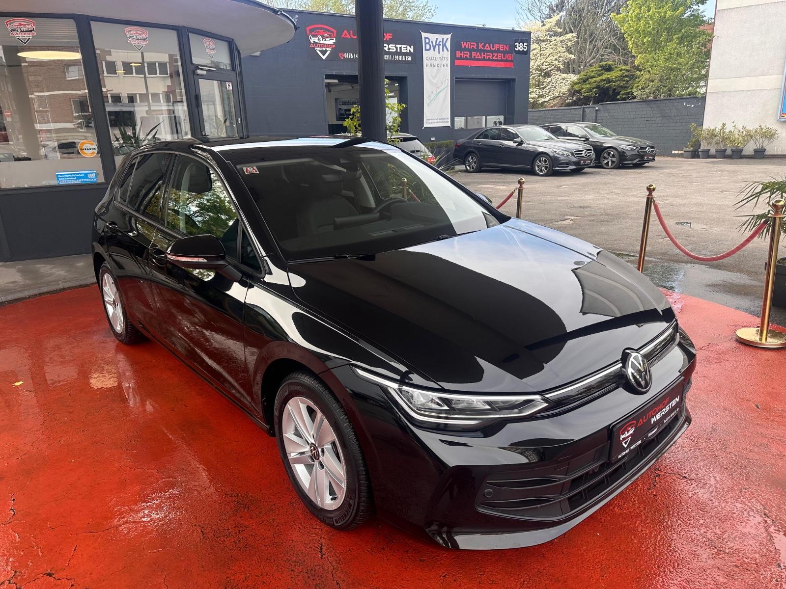 Volkswagen Golf VIII Lim. 1.5 eTSI 110 kW Life|LED|1. Hand