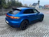 Porsche Macan lift 21" MEGA  - blaue Porsche Macan