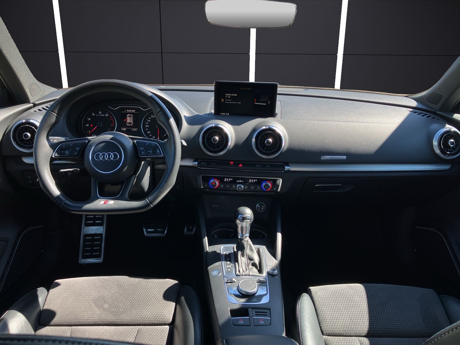 Fahrzeugabbildung Audi A3 Sportback TFSI sport  S-tronic LED NAVI ACC B