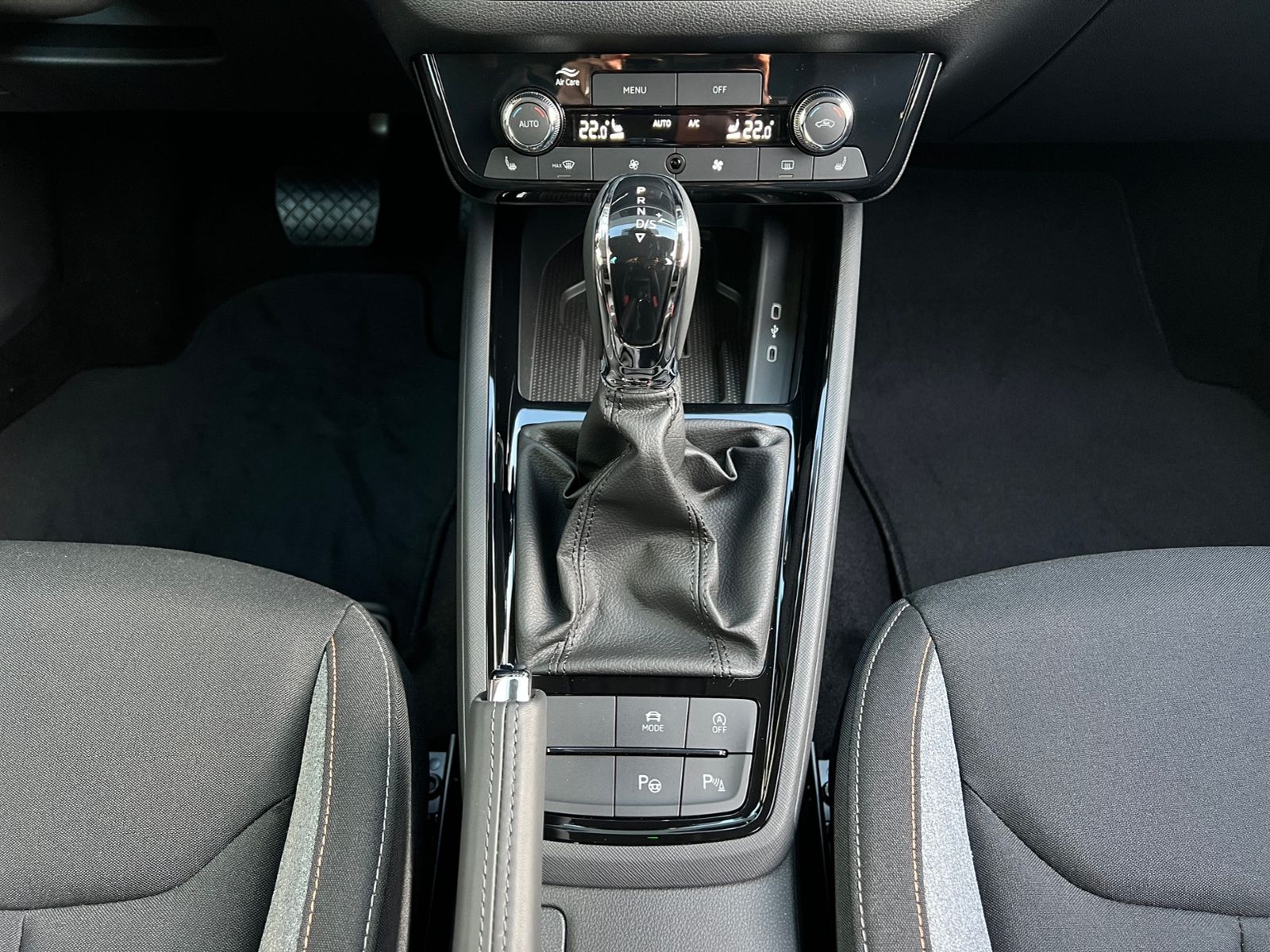 Fahrzeugabbildung SKODA Kamiq Drive 1.0 TSI DSG *AHK, Matrix, ACC, Smart