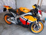 Honda CBR 1000 RR Repsol Fireblade - Offers matching your search criteria