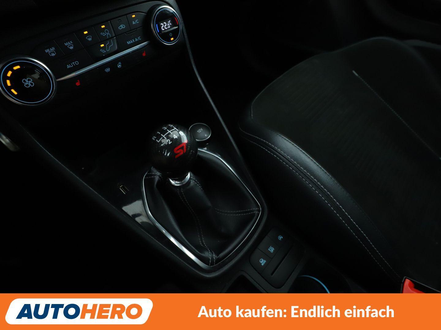 Ford Fiesta 1.5 EcoBoost ST *NAVI*LED*TEMPO*PDC*PANO*