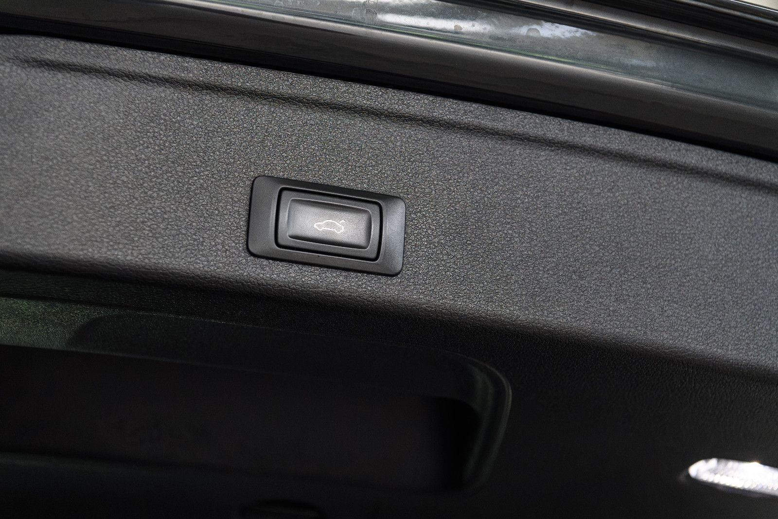 Fahrzeugabbildung Audi A4 Avant sport +LED +MICHELIN