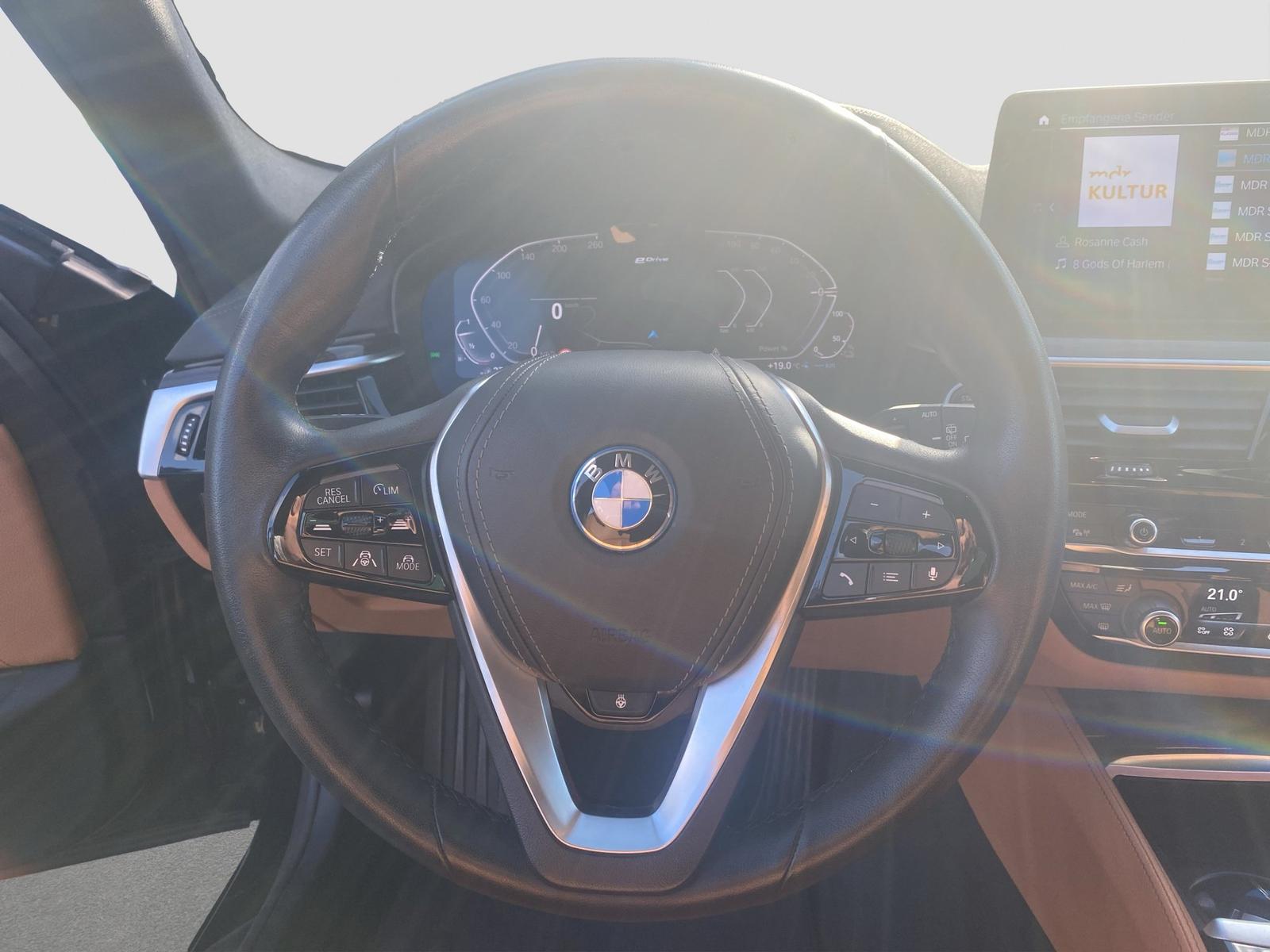BMW 530e Touring Aut. Luxury Line ACC Laser AHK