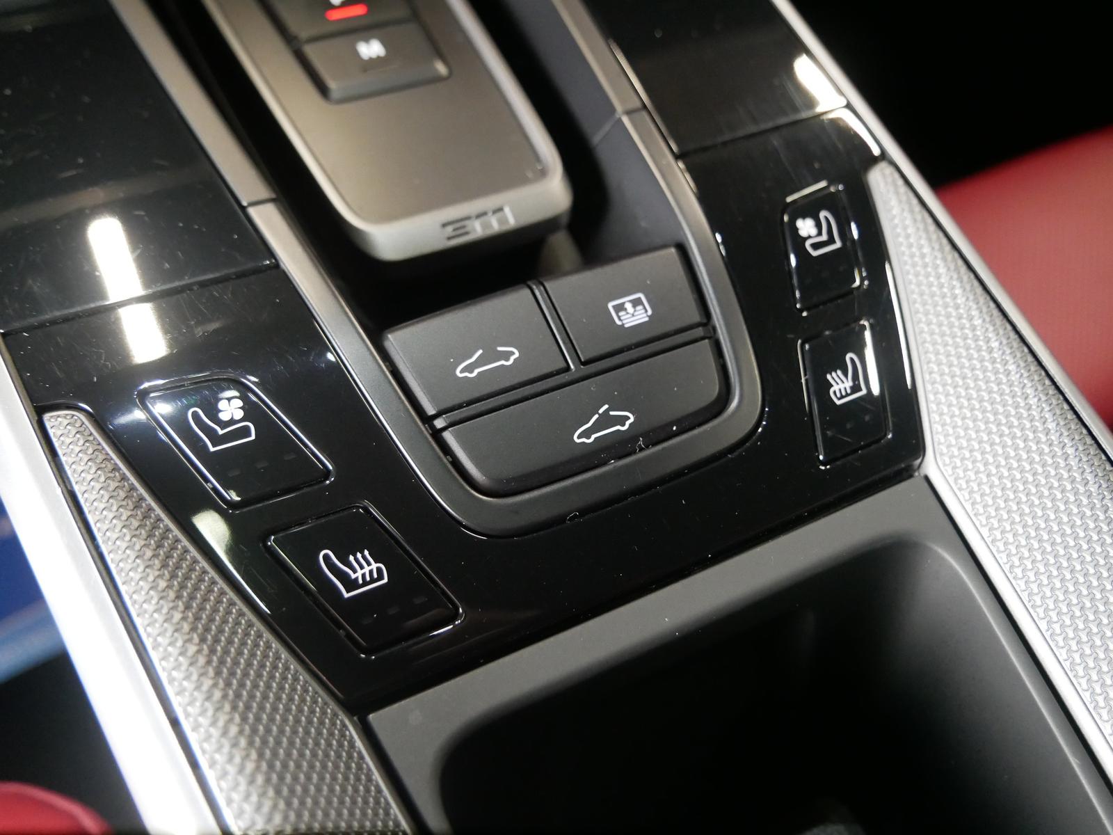 Porsche 992 911 992 Turbo Sportabgas Sitzbelüftung