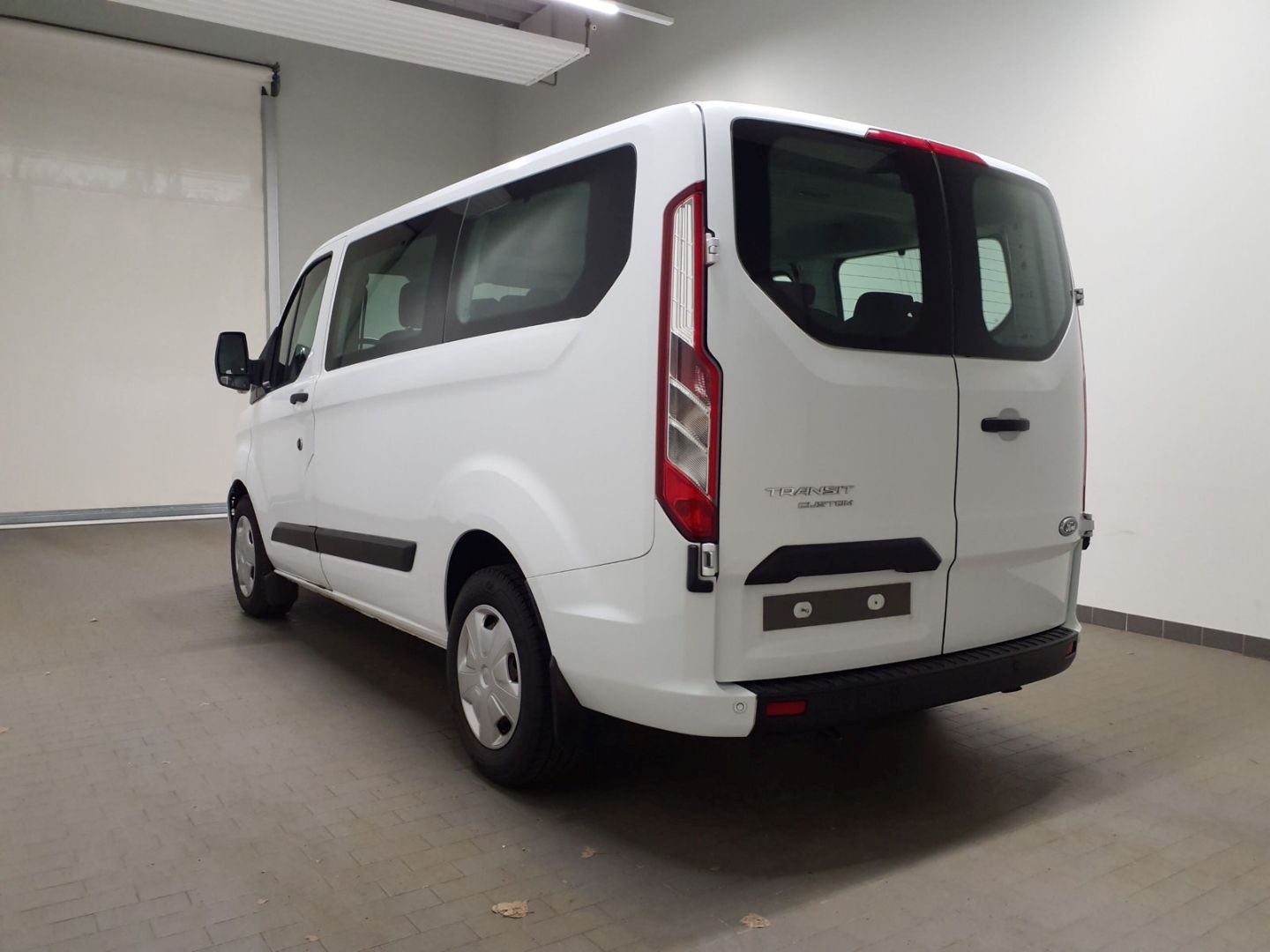 Fahrzeugabbildung Ford Transit Custom Kombi 340 L1 Trend 2.0 TDCi EU6d-