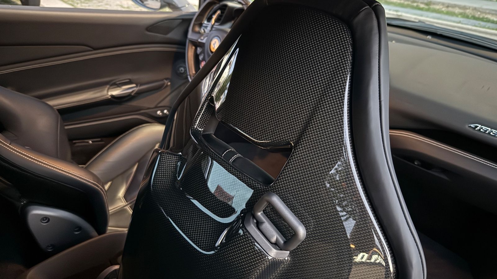 Fahrzeugabbildung Ferrari 488 GTB*ATELIER*Racing Seats*JBL*Sonderlack