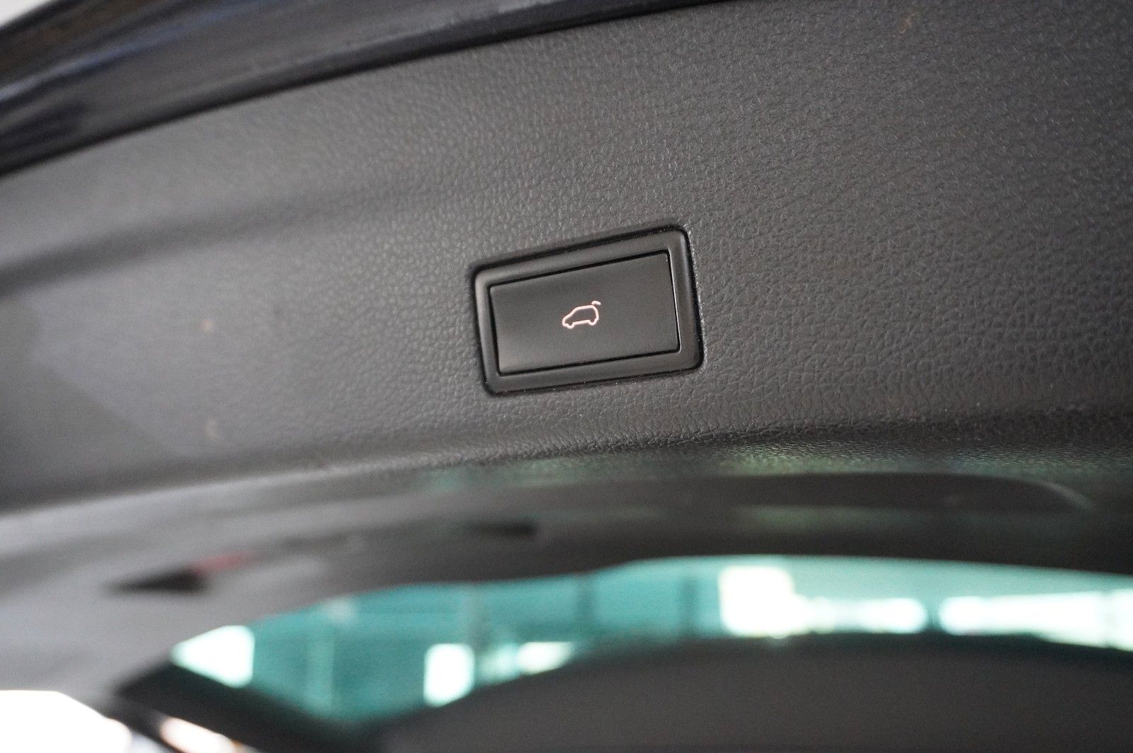 Fahrzeugabbildung Volkswagen Sharan 1.4 TSI STYLE 7-SITZE NAVI/PANO./SPORT/SH