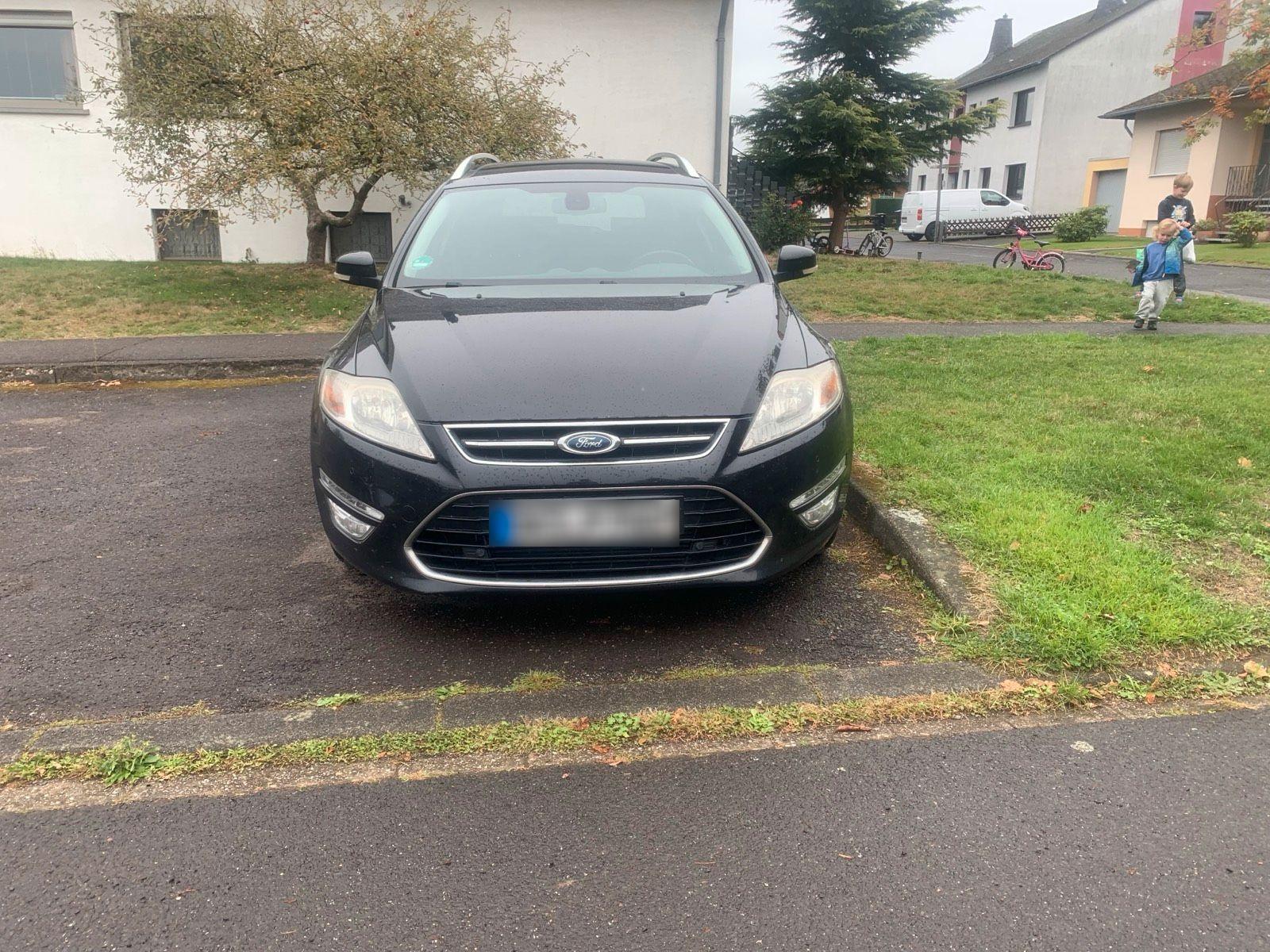 Ford Mondeo 2011 — вигляд ззаду