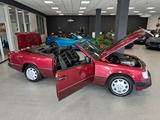 Mercedes-Benz 300 CE 24V Cabrio|Historie|Deutsch|Holz|Sheft - Mercedes-Benz 300: Rot