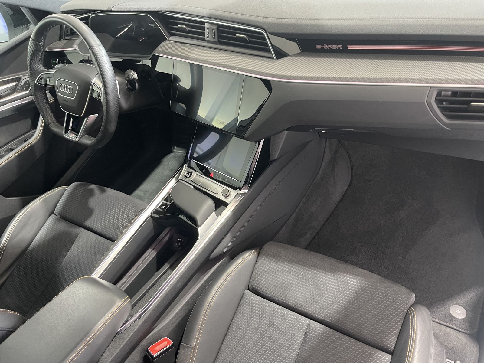 Fahrzeugabbildung Audi e-tron 55 Quattro*S line*LED*Optik*Black Edition
