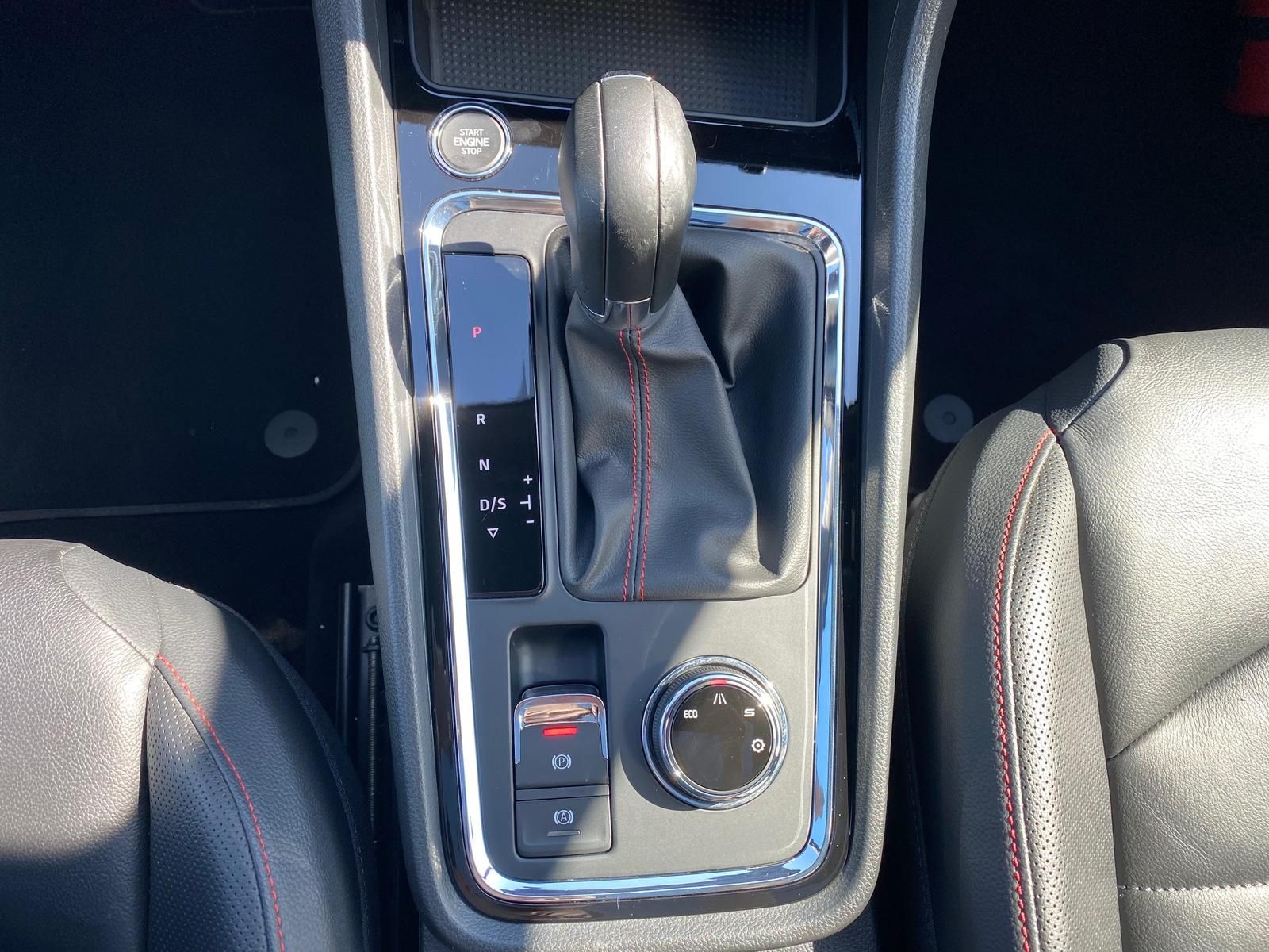 Fahrzeugabbildung SEAT Ateca 1.5 TSI FR APP+ACC+RFK+AHK+NAVI+SITZHEIZ