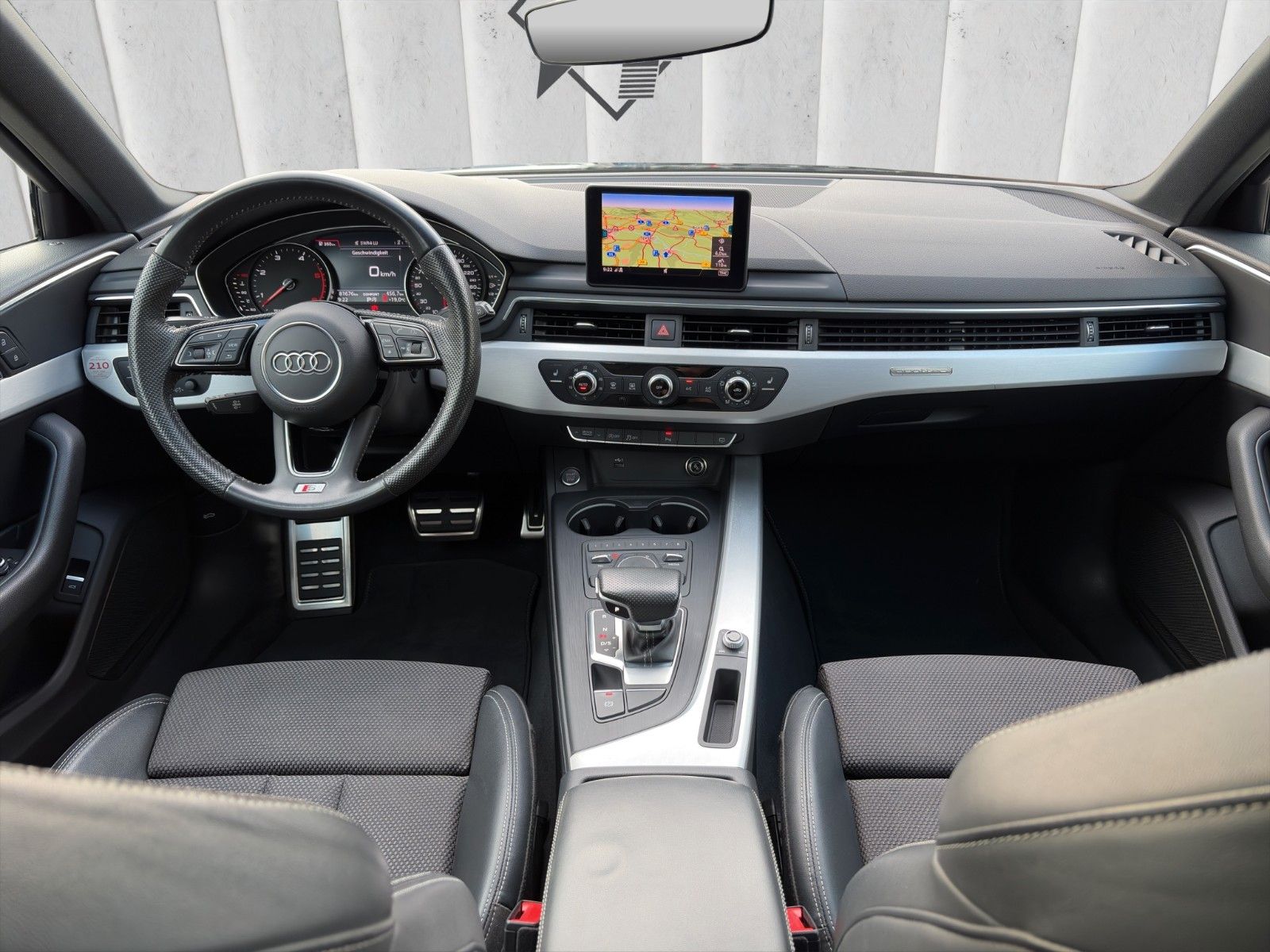 Fahrzeugabbildung Audi A4 Avant DSG quattro S Line*Pano*AHK*LED*SHZ*