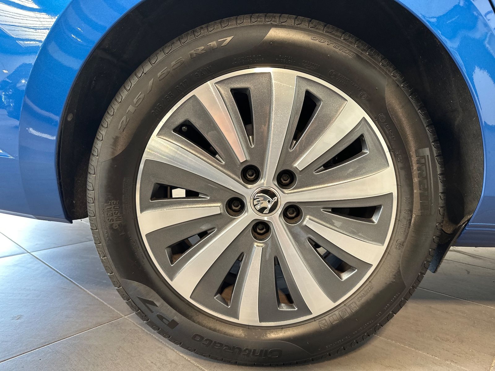 Fahrzeugabbildung SKODA Superb Combi 2.0 TDI DSG Style NAV+LED