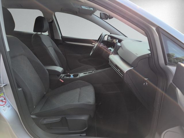 Golf VIII 2.0 TDI DSG Life LED+NAVI.+RFK+ACC+SHZ
