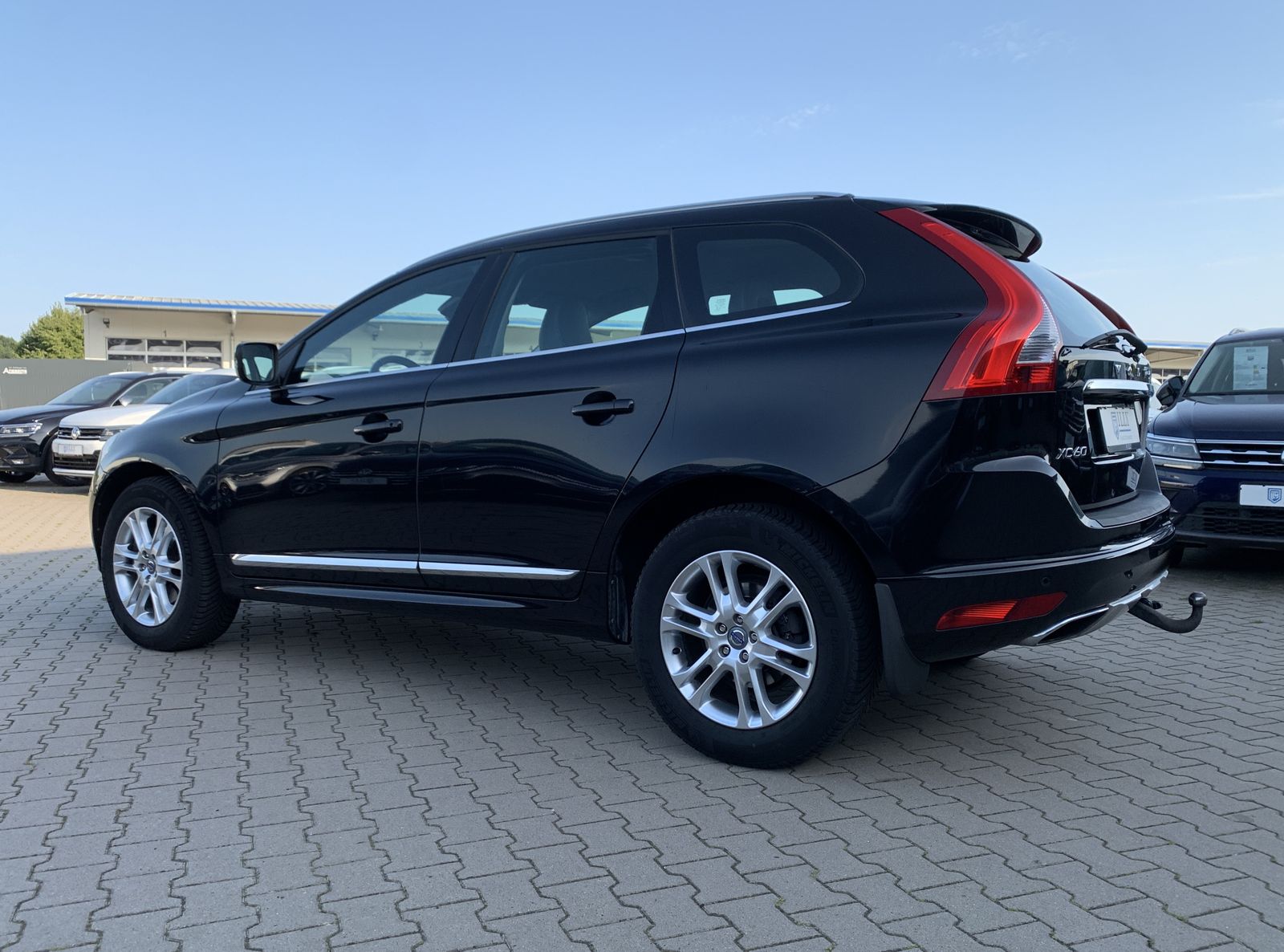 Fahrzeugabbildung Volvo XC60 2.4 D*Summum AWD*Leder*AHK*Temp*Navi*SHZ*