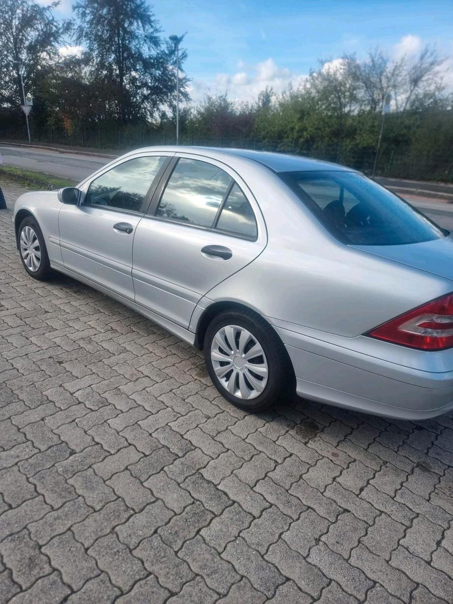 Mercedes-Benz C 180