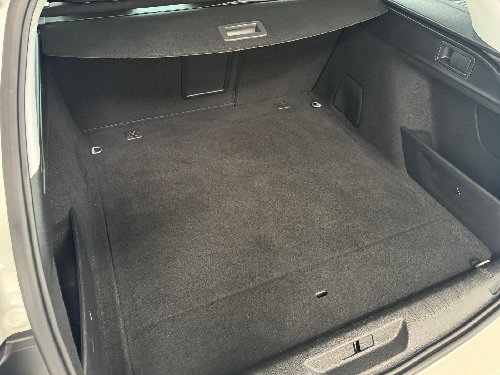 Peugeot 308 Style *Panorama*Kamera*CarPlay*Navi*SHZ*PDC*