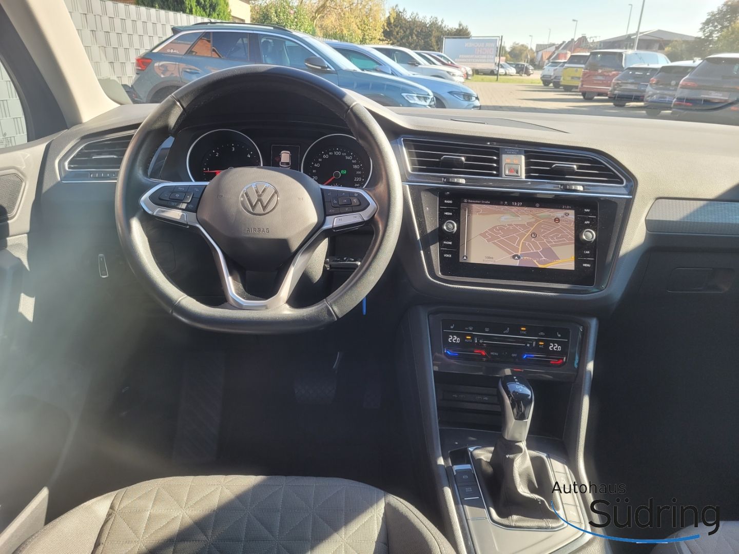 Tiguan Life 2.0 TDI DSG AHK Navi ACC Rückfk.