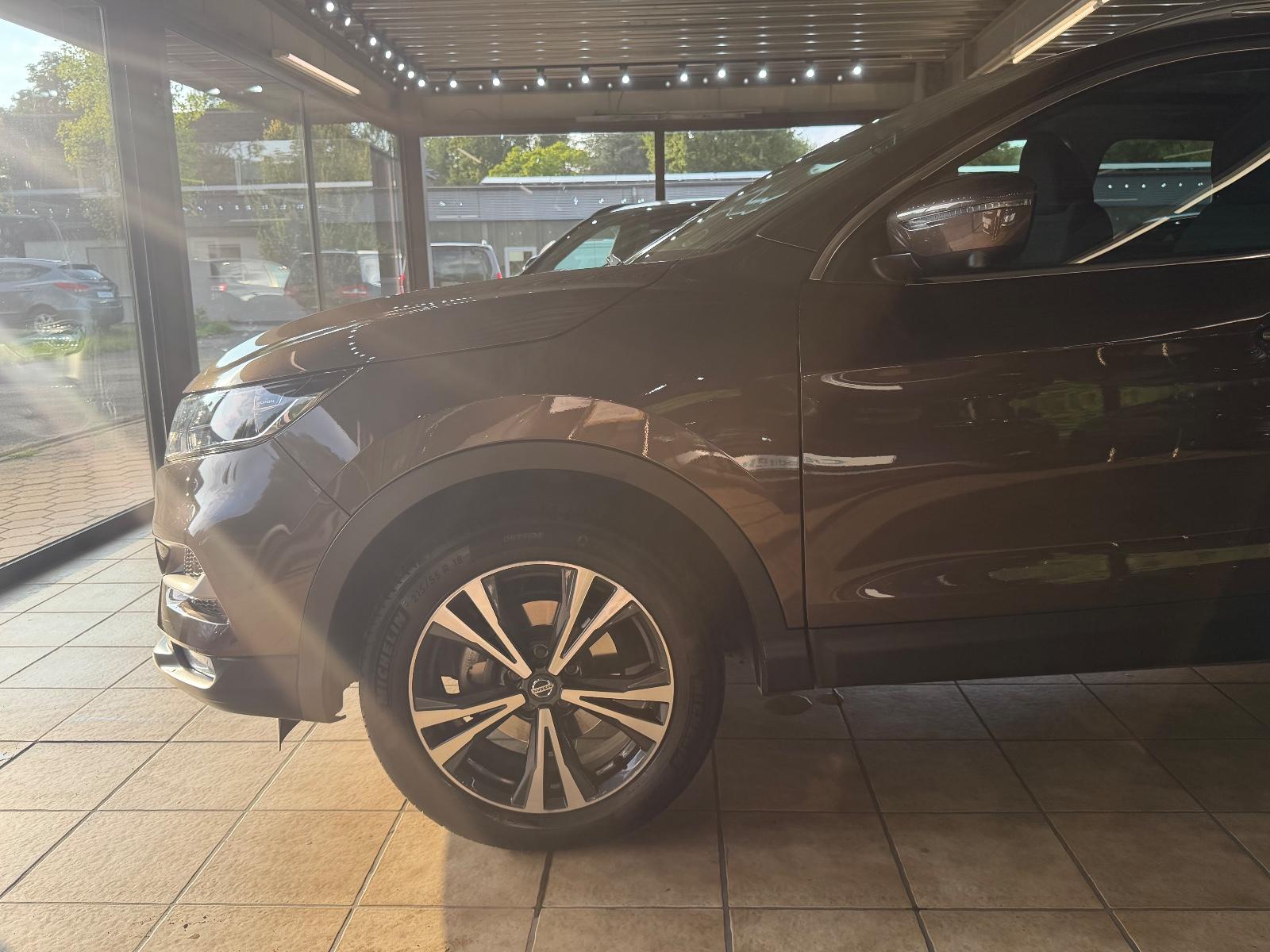 Nissan Qashqai Zama*360°Pano*WENIG KM*
